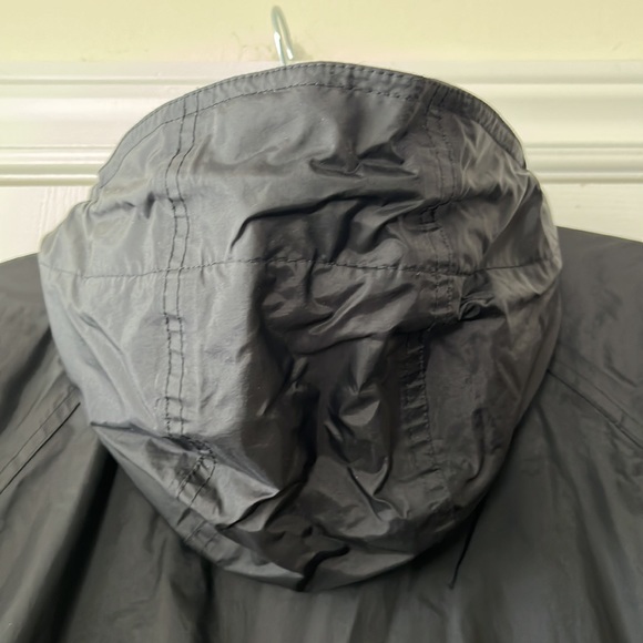 EUC Helly Hansen rain ☔️ jacket - Picture 11 of 17